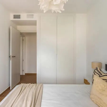 Apartment Stylish In Alicante With Seaview, Pool And
